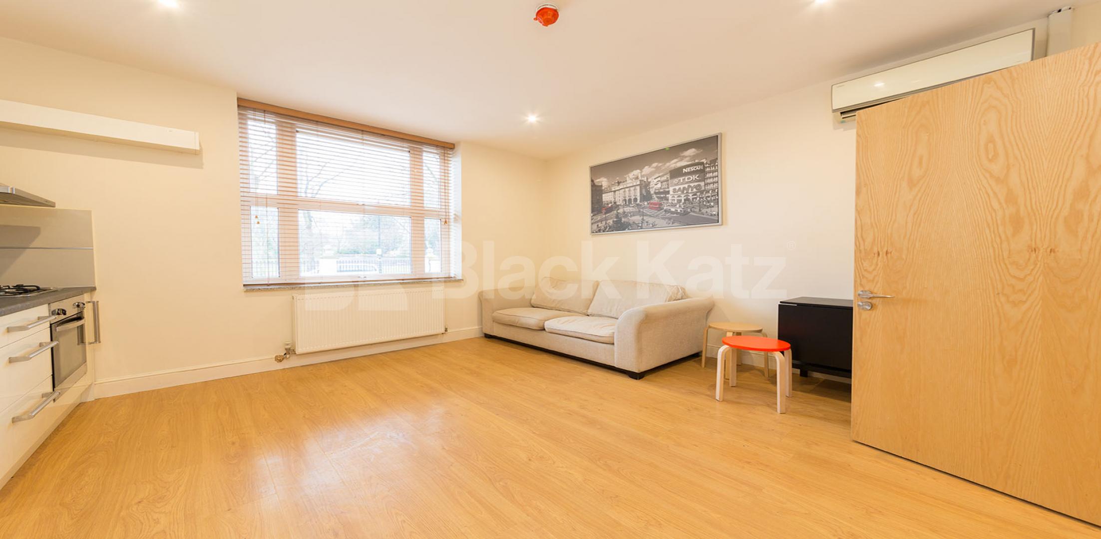 			Great 2 Bed Property !, 2 Bedroom, 1 bath, 1 reception Flat			 High street, Hornsey/Crouch End